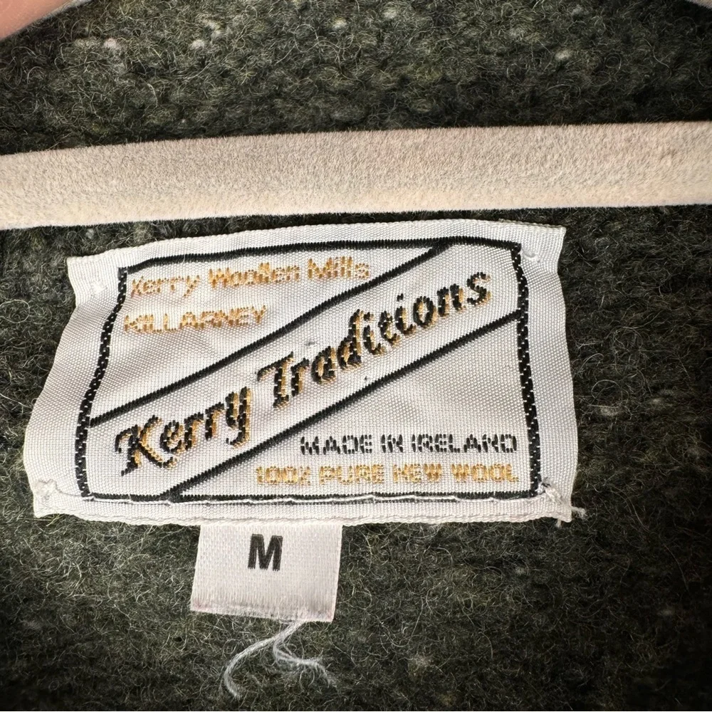 Kerry Traditions 100% Wool Cardigan Size M Green Womens Two Raws Button closure